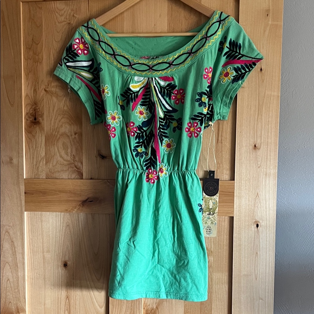 Double D Ranchwear embroidered smock top size L